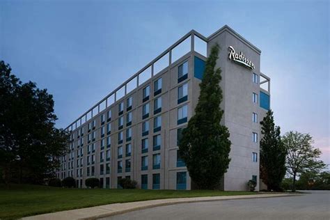 best hotels in toledo ohio.